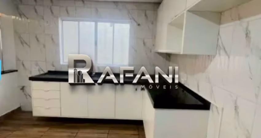 Linda casa com 03 dormitórios sendo um suíte disponível para locação na vila gilda - sto andré