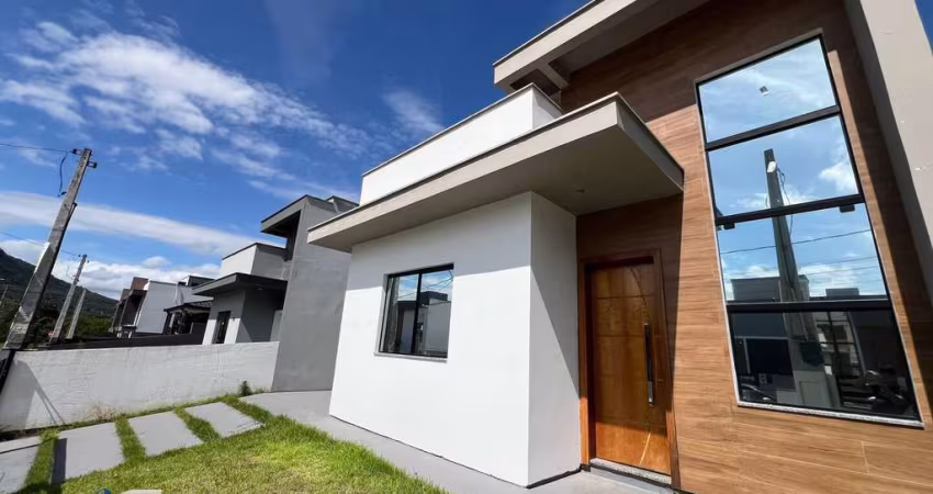 Casa com 3  dormitórios (uma suíte) Vale Verde- Palhoça