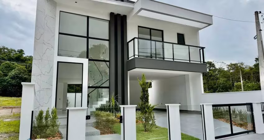 Casa com 4 Dormitórios alto padrão em São José