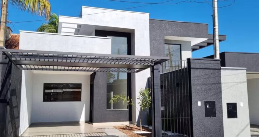 Casa para Venda em Maringá, Conjunto Paulino, 3 dormitórios, 1 suíte, 2 banheiros, 2 vagas