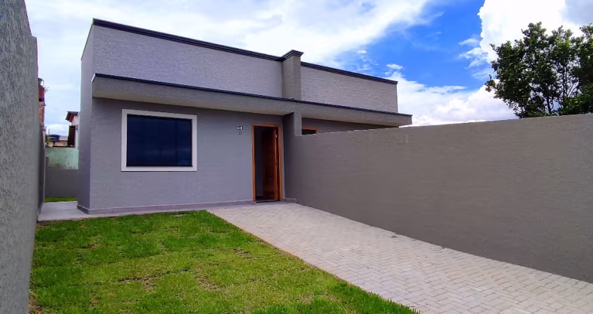 Linda casa em Araucaria, com fino acabamento