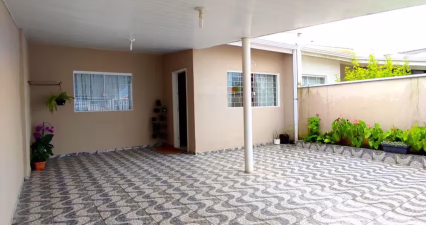 Excelente casa com 03 quartos, localizada em fazenda rio grande