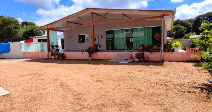 BELA CHÁCARA COM PISCINA E RIACHO LOCALIZADO EM QUITANDINHA