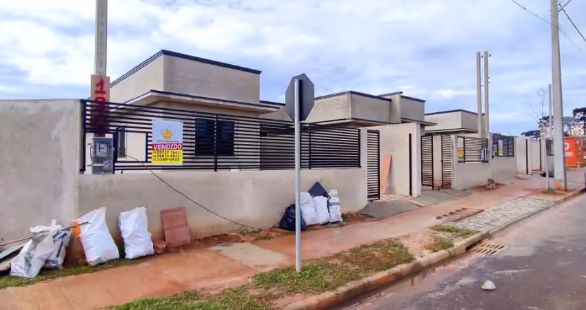 Excelente casa em araucaria, o3 quartos, fino acabamento.