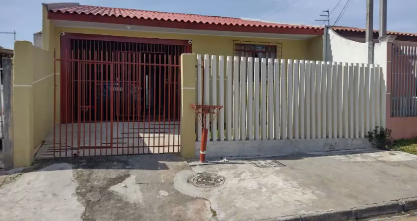 Excelente casa 03 quartos com ótimo espaço de terreno  e localização