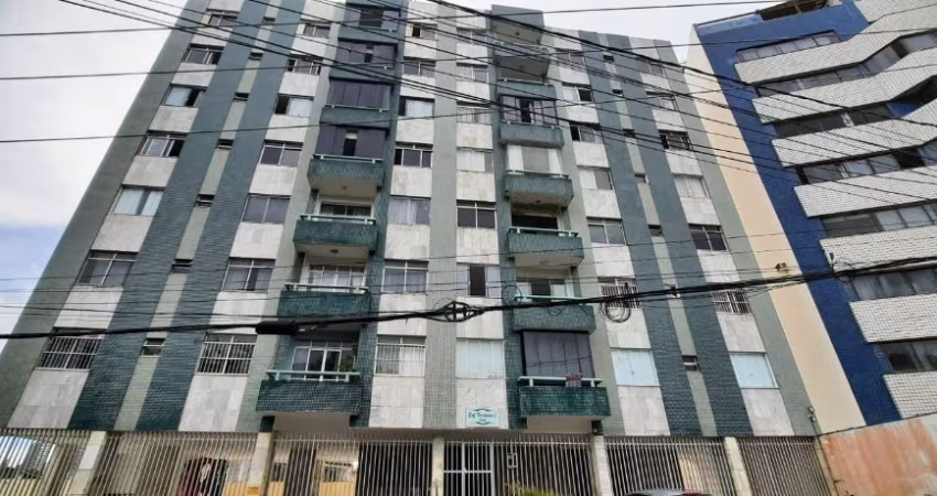 No Costa Azul amplo apartamento de 3 quartos.