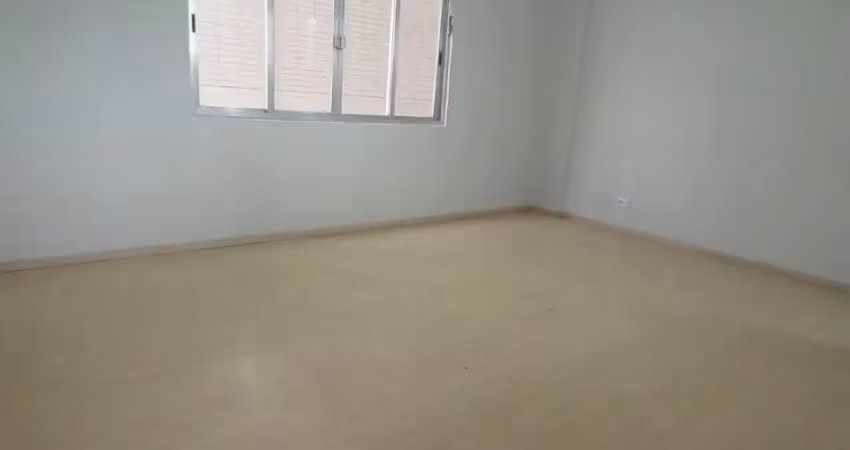 Ap com 2 dormitórios para locação, prédio de frente ao mar no itararé sv !