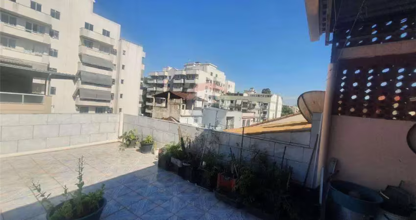 casa   para vender  na Estrada de  Jacarépagua