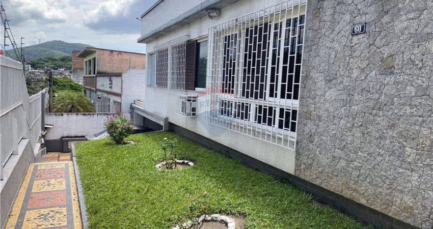 'Casa dos Sonhos em Jacarepaguá – 5 Quartos e Jardim'