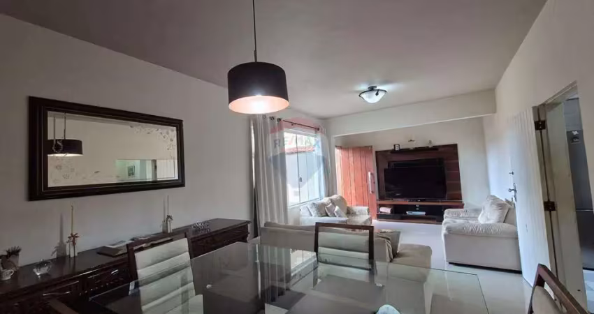 Casa duplex com piscina e suíte térrea à venda na  freguesia jacarepaguá – 250m² de terreno
