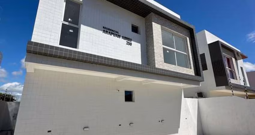 APARTAMENTO TERREO COM AREA PRIVATIVA EM  U MANGABEIRA 8