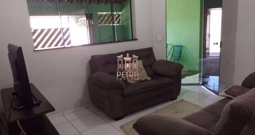 Casa com 2 dormitórios à venda, 150 m²
