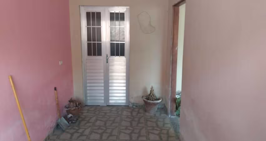 Excelente Casa, 01 Quarto, 01 Vaga em Bezerros, Aceito Automóvel Ótima Localização
