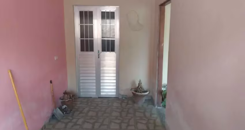 Excelente casa, 01 quarto, 01 vaga em bezerros, aceito automóvel ótima localização