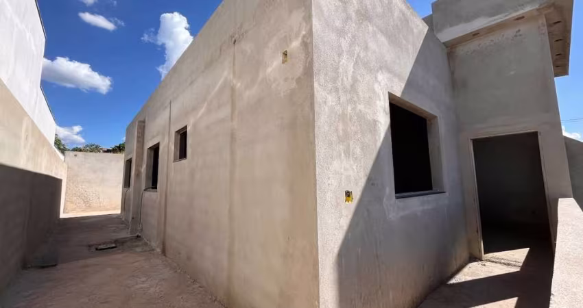 CASA MODERNA NA REGIAO DO BAIRRO DOM CRISTIANO EM DIVINOPOLIS MG