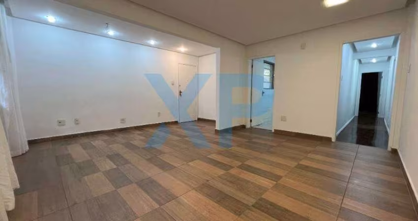 Apartamento de 3 quartos no Centro de Divinópolis-MG: 1 suíte, 2 salas, 1 banheiro, 1 vaga na garagem, 130m² de área - Espaçoso e com área externa!