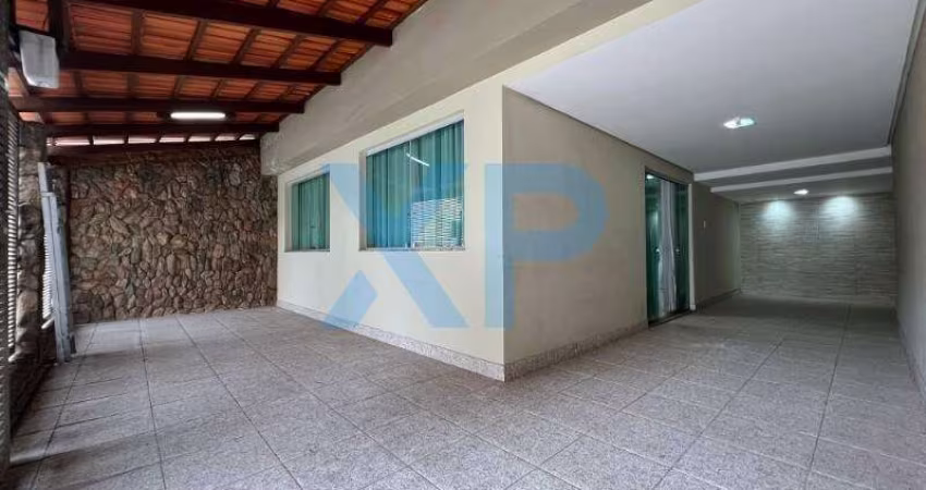 CASA RESIDENCIAL A VENDA NO BAIRRO SANTO ANTÔNIO EM DIVINÓPOLIS-MG