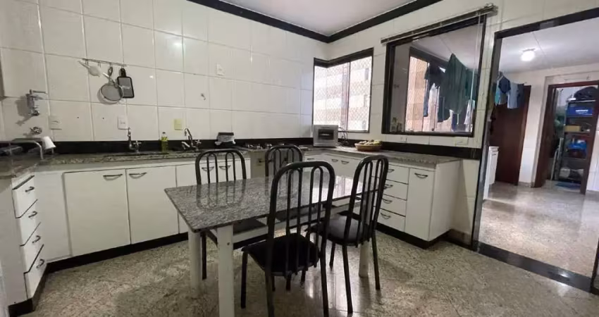 Apartamento com 4 quartos à venda na Avenida Sete de Setembro, Centro, Divinópolis