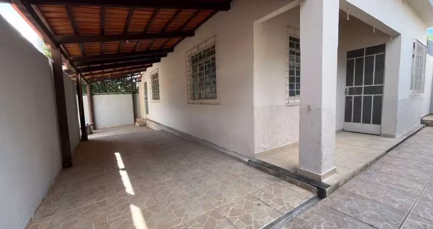 Casa residencial no bairro interlagos em divinopolis mg