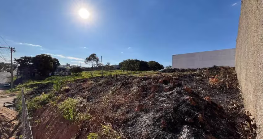 Lote de oportunidade no rancho alegre, divinópolis: oportunidade de adquiri ate 03 lotes juntos.
