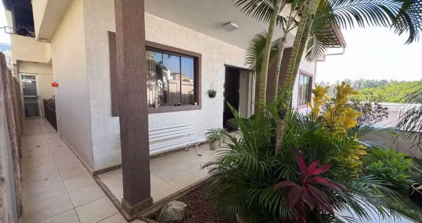 Casa ampla e confortável no bairro sidil em divinópolis