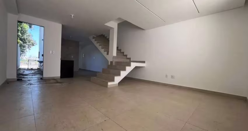 Oportunidade casa de 2 pavimentos no bairro itaí, divinópolis/mg