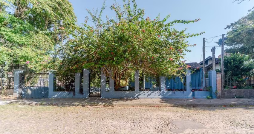 Casa com 3 quartos à venda na Rua Simão Bolívar, 455, Vila Conceição, Porto Alegre