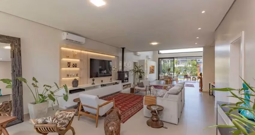 Casa em condomínio fechado com 3 quartos à venda na Avenida Juca Batista, --, Belém Novo, Porto Alegre