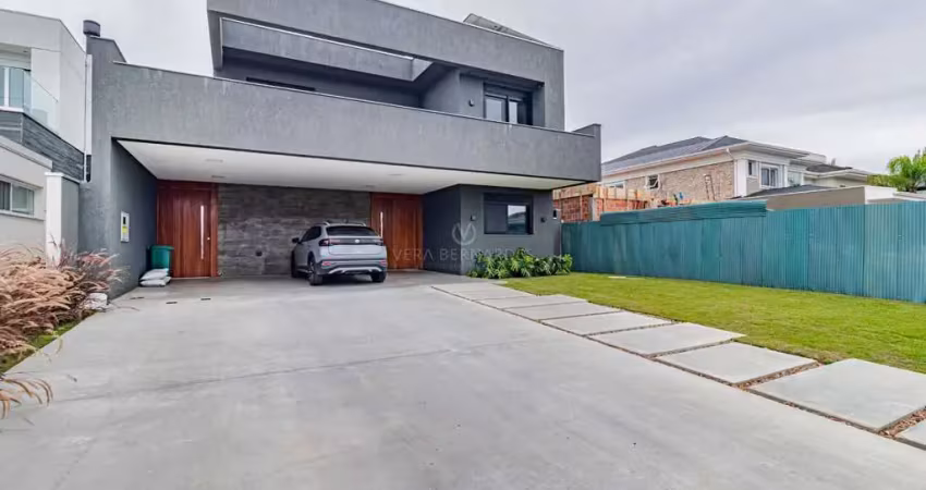 Casa em condomínio fechado com 4 quartos à venda na Avenida Juca Batista, --, Belém Novo, Porto Alegre