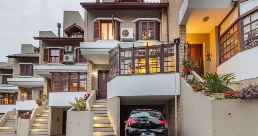 Casa em condomínio fechado com 3 quartos à venda na Rua Padre João Batista Reus, --, Vila Conceição, Porto Alegre