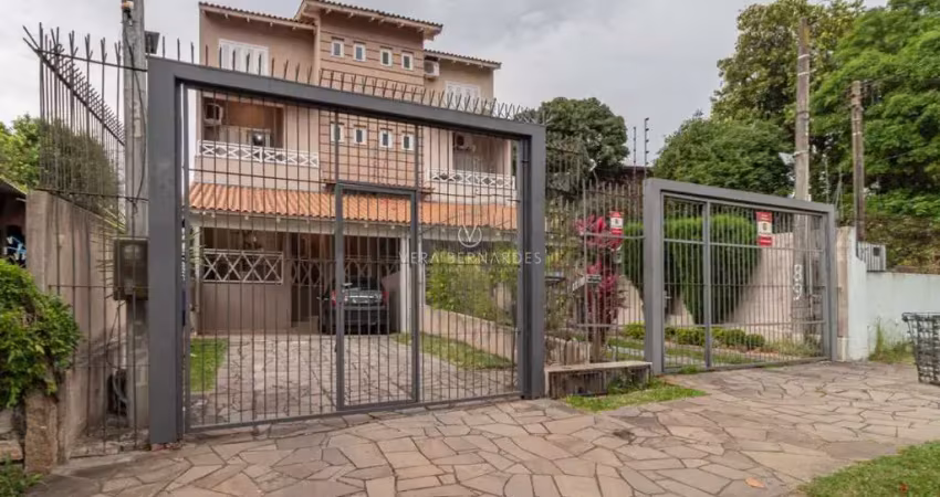 Casa com 3 quartos à venda na Rua dos Caiaguais, --, Espírito Santo, Porto Alegre
