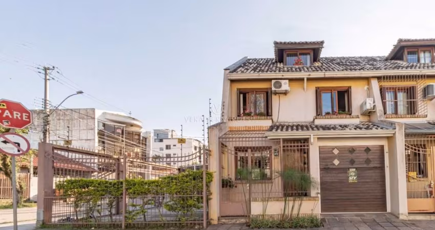 Casa com 3 quartos à venda na Travessa Nossa Senhora de Lourdes, 285, Tristeza, Porto Alegre