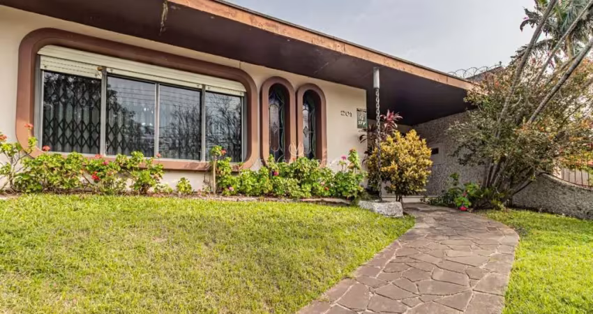 Casa com 4 quartos à venda na Rua Jacipuia, --, Guarujá, Porto Alegre