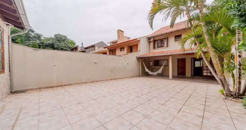 Casa com 3 quartos à venda na Rua Professora Thereza Noronha, --, Espírito Santo, Porto Alegre