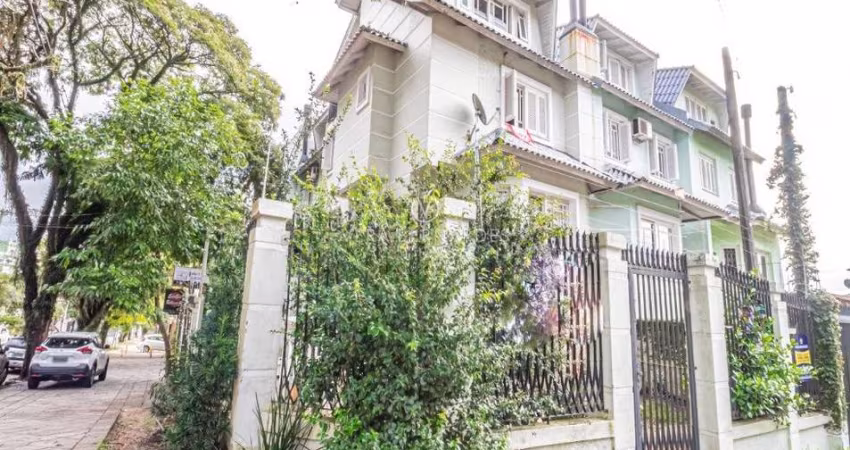 Casa com 3 quartos à venda na Rua Doutor Castro de Menezes, 1063, Vila Assunção, Porto Alegre