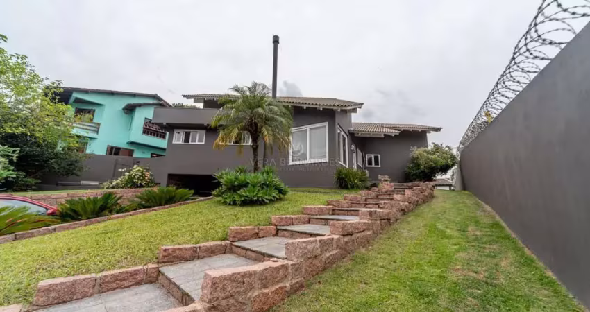 Casa com 4 quartos à venda na Rua Amapá, --, Vila Nova, Porto Alegre