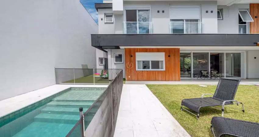Casa em condomínio fechado com 4 quartos à venda na Rua Ivo Walter Kern, --, Hípica, Porto Alegre