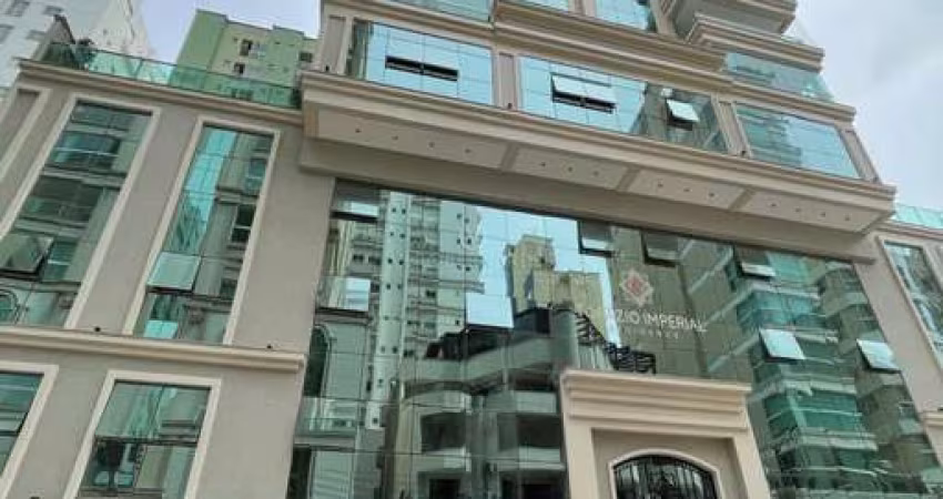 Apartamento com 4 quartos à venda na Rua 305, 150, Meia Praia, Itapema