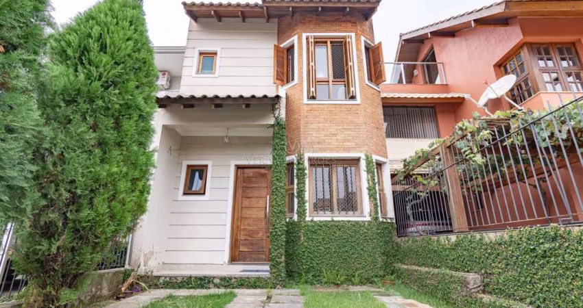 Casa com 3 quartos à venda na Rua Jayme Saul de Borba, 14, Espírito Santo, Porto Alegre