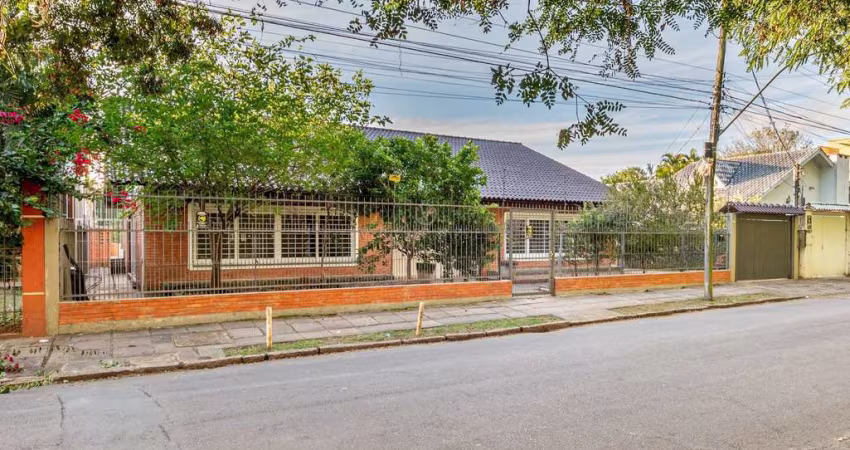 Casa com 3 quartos à venda na Rua Ladislau Neto, 136, Ipanema, Porto Alegre