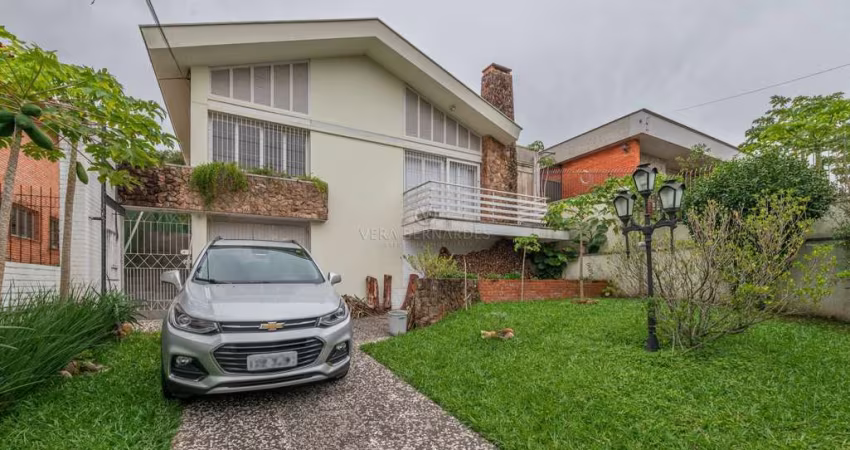 Casa com 3 quartos à venda na Rua Manauê, 76, Vila Assunção, Porto Alegre