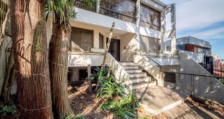Casa com 3 quartos à venda na Avenida Icaraí, --, Cristal, Porto Alegre