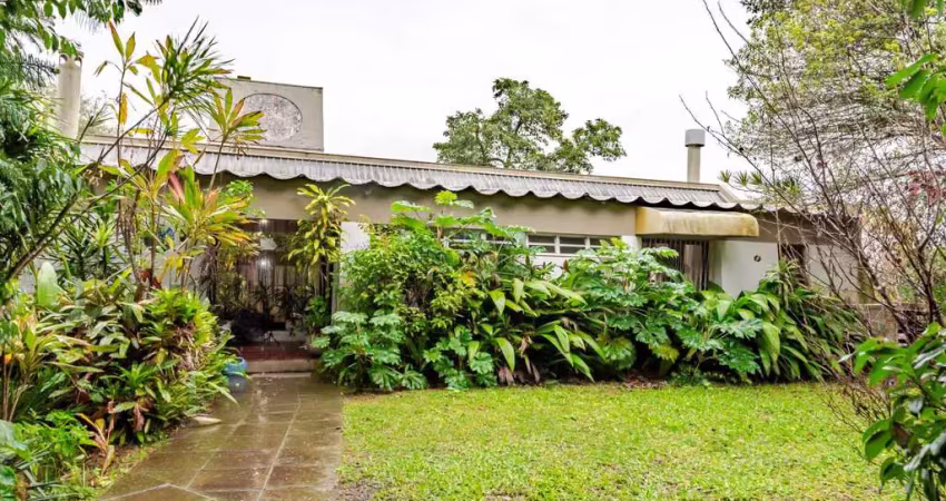 Casa com 5 quartos à venda na Rua Coroados, --, Vila Assunção, Porto Alegre