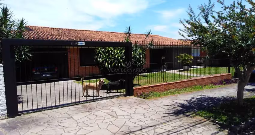 Casa com 4 quartos à venda na Rua Cariri, --, Vila Assunção, Porto Alegre