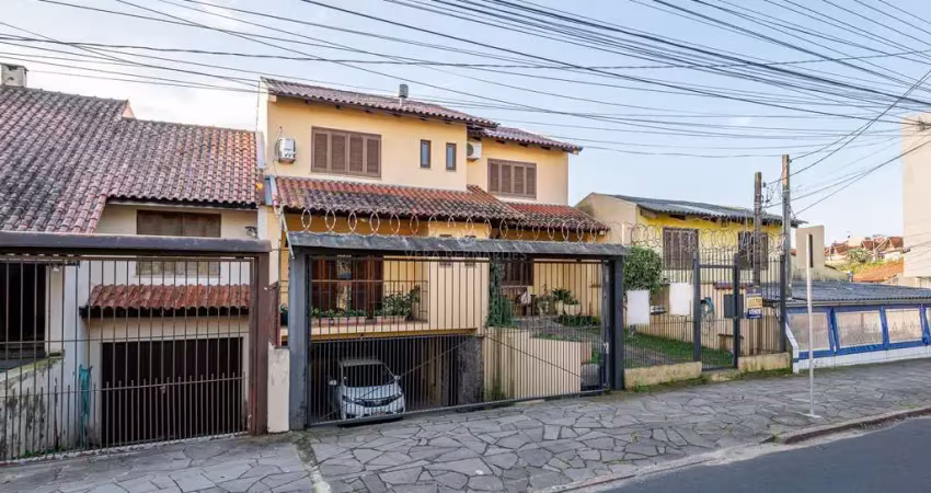 Casa com 3 quartos à venda na Rua Doutor Mário Totta, --, Tristeza, Porto Alegre