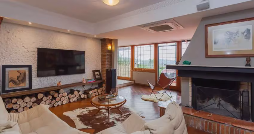 Casa com 3 quartos à venda na Rua Cariri, --, Vila Assunção, Porto Alegre