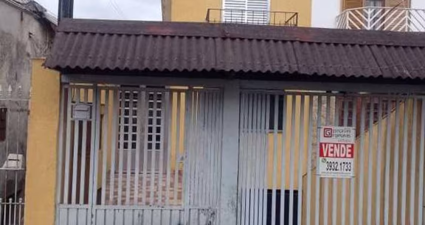 Sobrado Amplo com 3 Dormitórios e Excelente Localização
