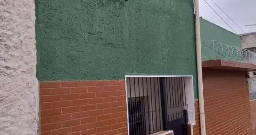 Casa com 2 quartos para alugar na Rua Brigadeiro Vilela Júnior, Jardim Cachoeira, São Paulo