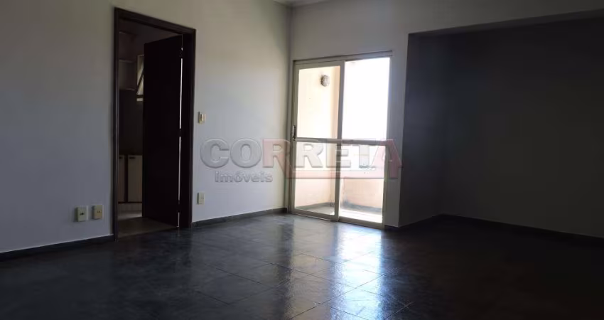 Apartamento no Condomínio Edifício Arcadas do Icaray em Araçatuba/SP