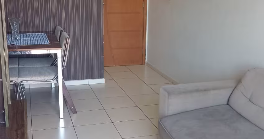 Lindo apartamento localizado na avenida Max texeira